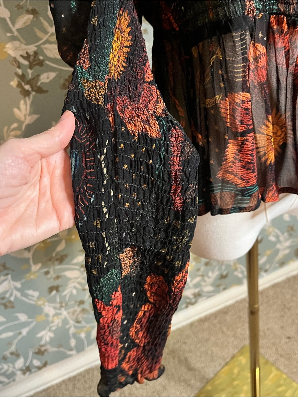 Farm Rio Blouse - Size XS - Picture 4 of 11